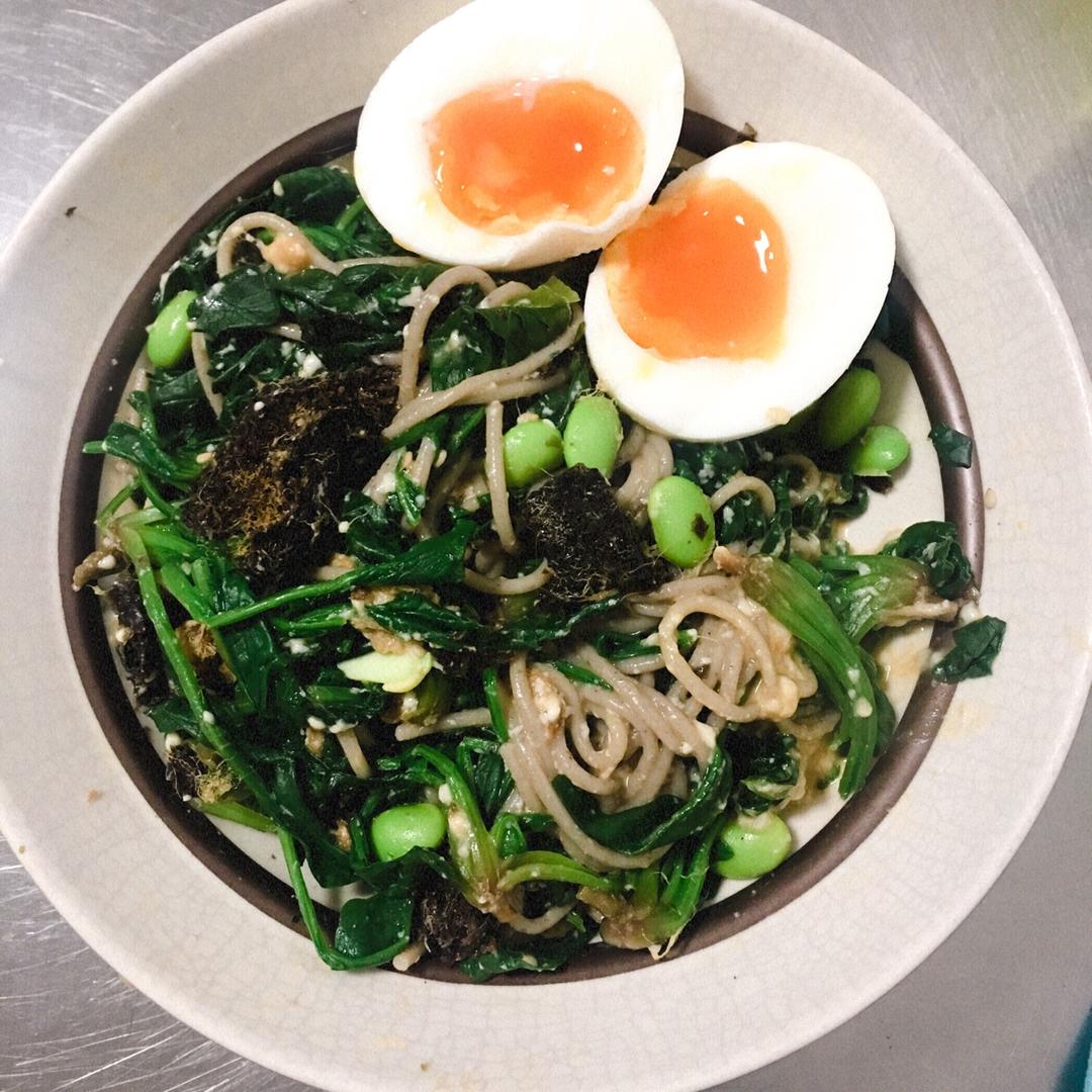 菠菜溏心蛋味噌豆腐酱拌荞麦面【健康一锅端】