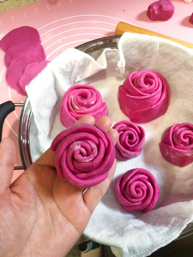 姿姿妙妙屋做的火龙果玫瑰馒头