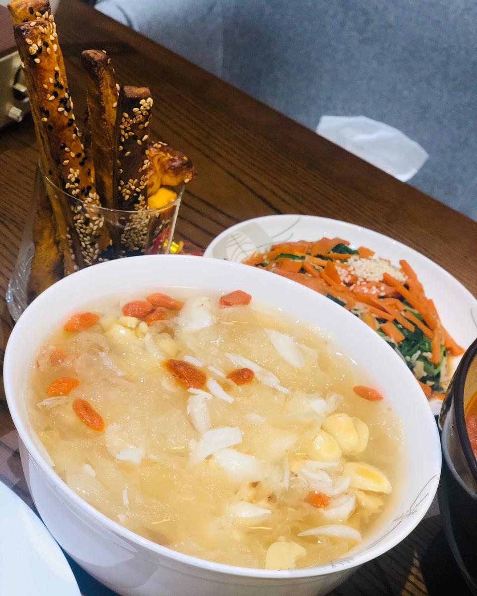银耳莲子百合羹