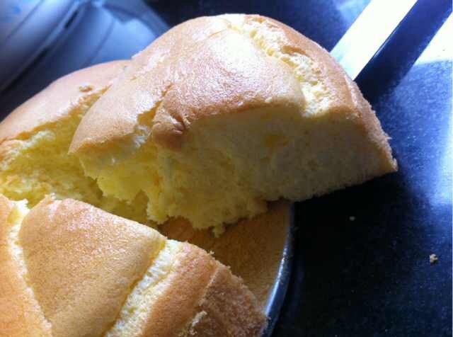 超简单完美戚风蛋糕（6寸2蛋）附打发、翻拌、脱模视频