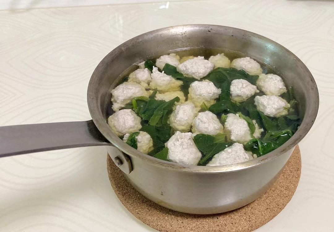 丸子菠菜汤