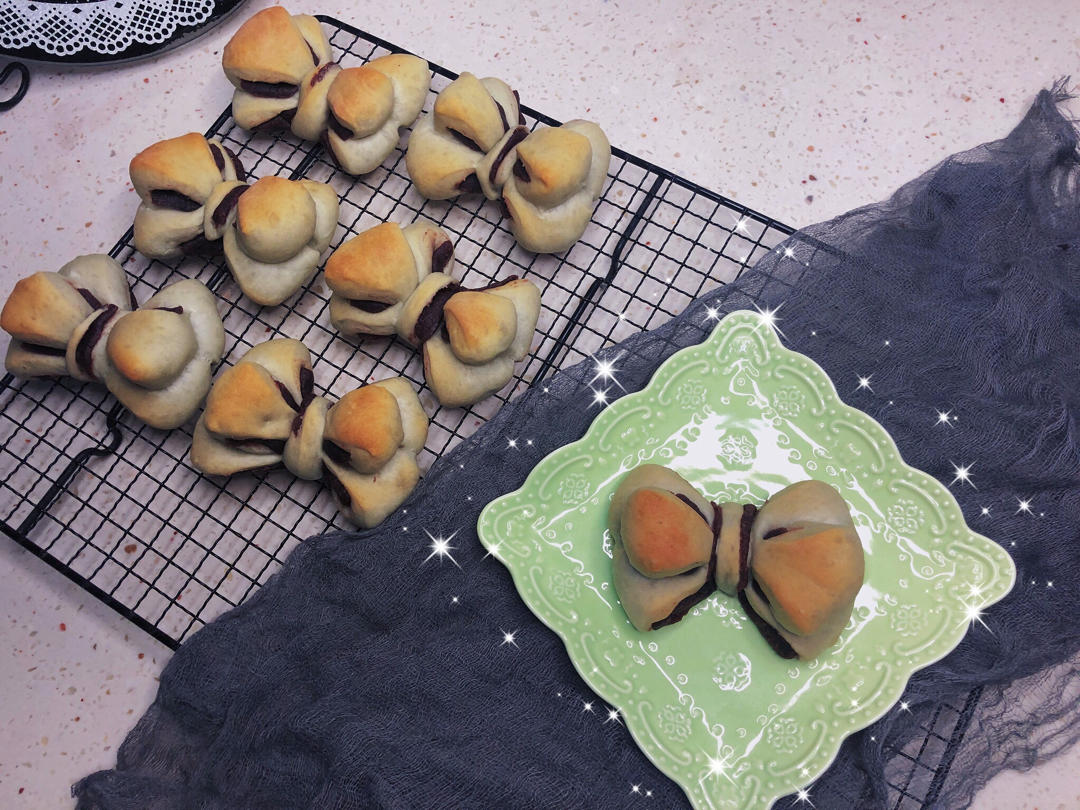 甜蜜少女心-蝴蝶结面包