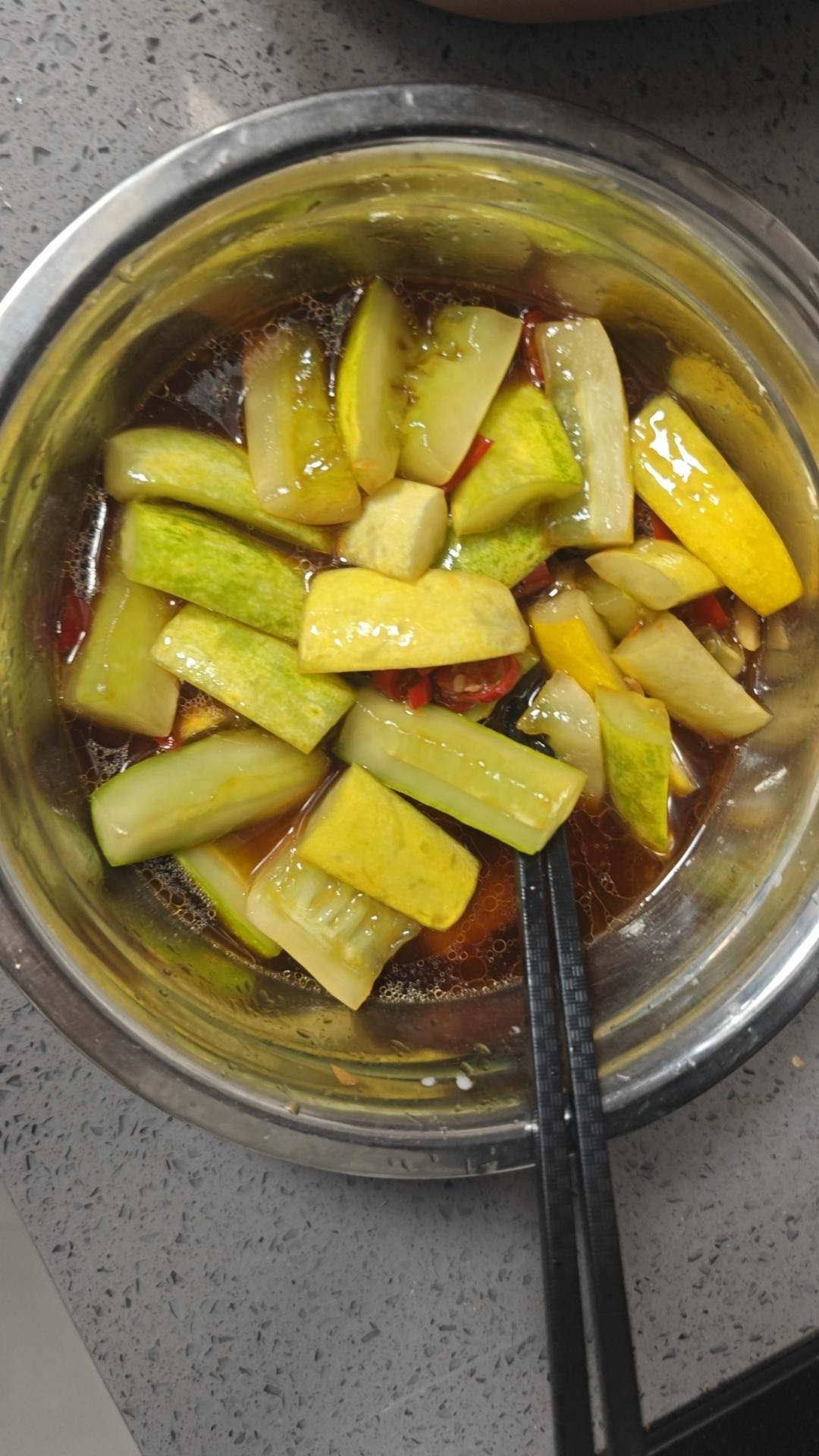 香辣脆爽!开胃又下饭的腌黄瓜
