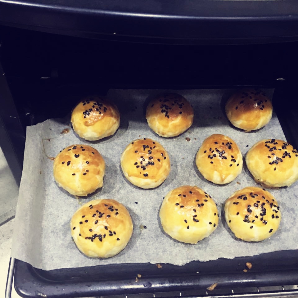 蛋黄酥~紫薯、抹茶、原味~花好月圆，中秋快乐~内附一次做六色蛋黄酥方法~