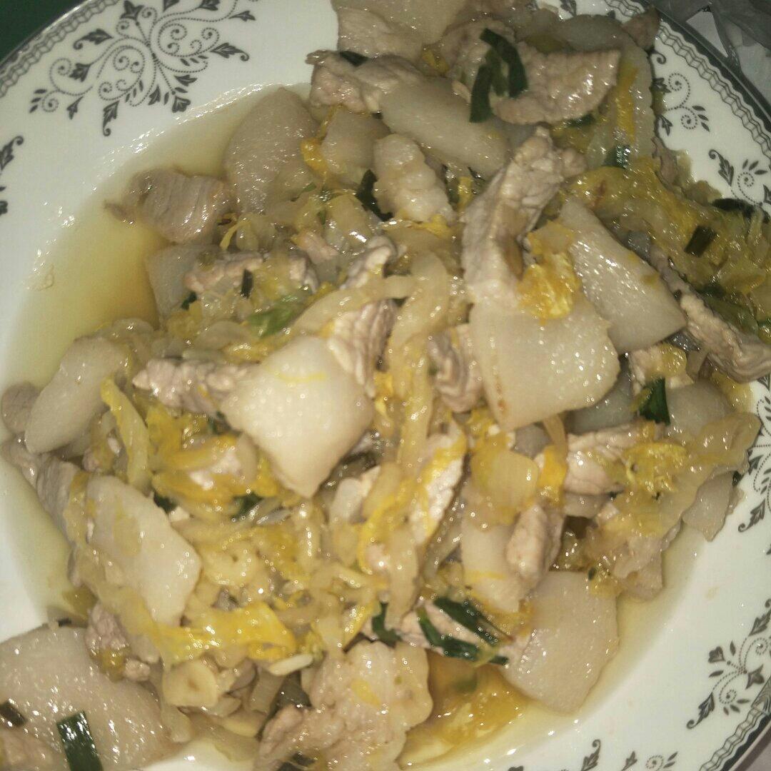 五花肉炒酸菜(东北酸菜)