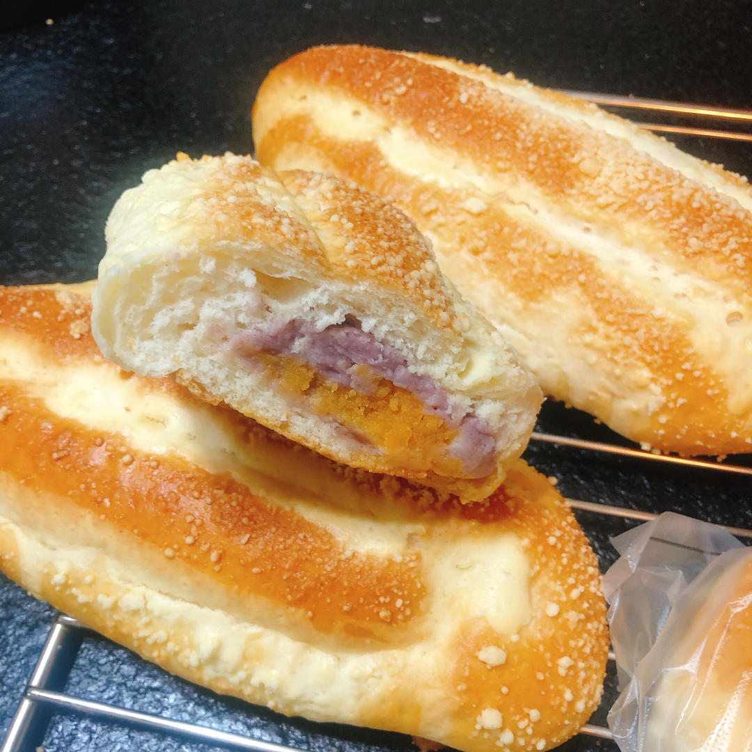 芋泥咸蛋黄软欧包