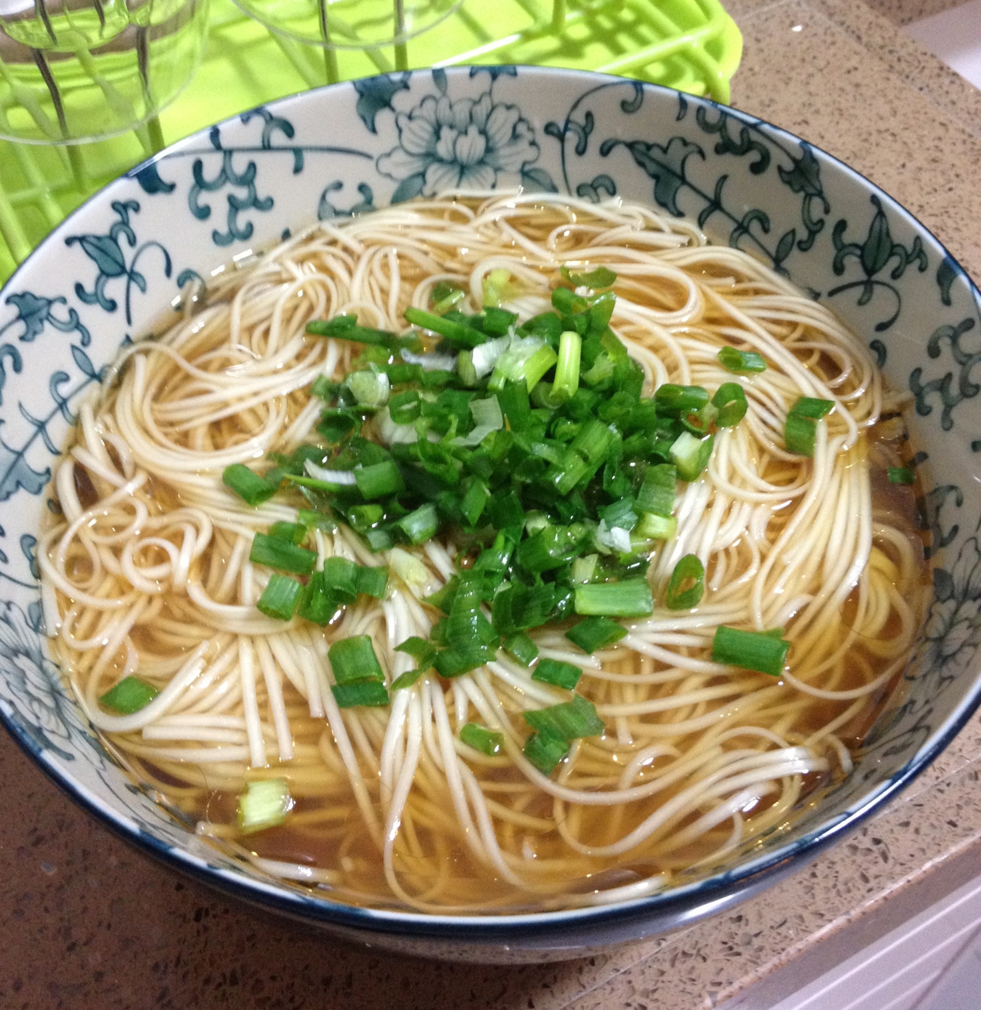 王萘忒做的小葱麻油酱油面