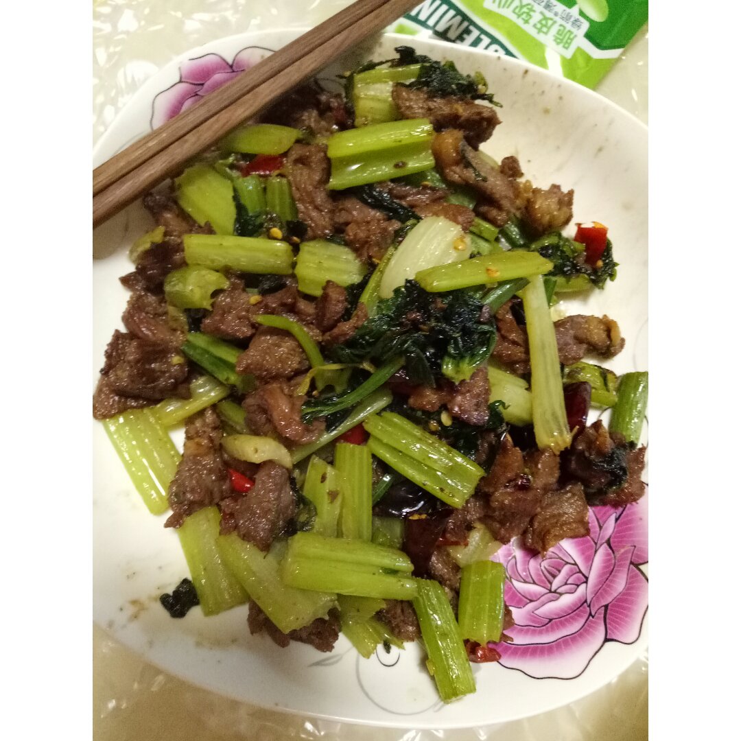 芹菜炒牛肉