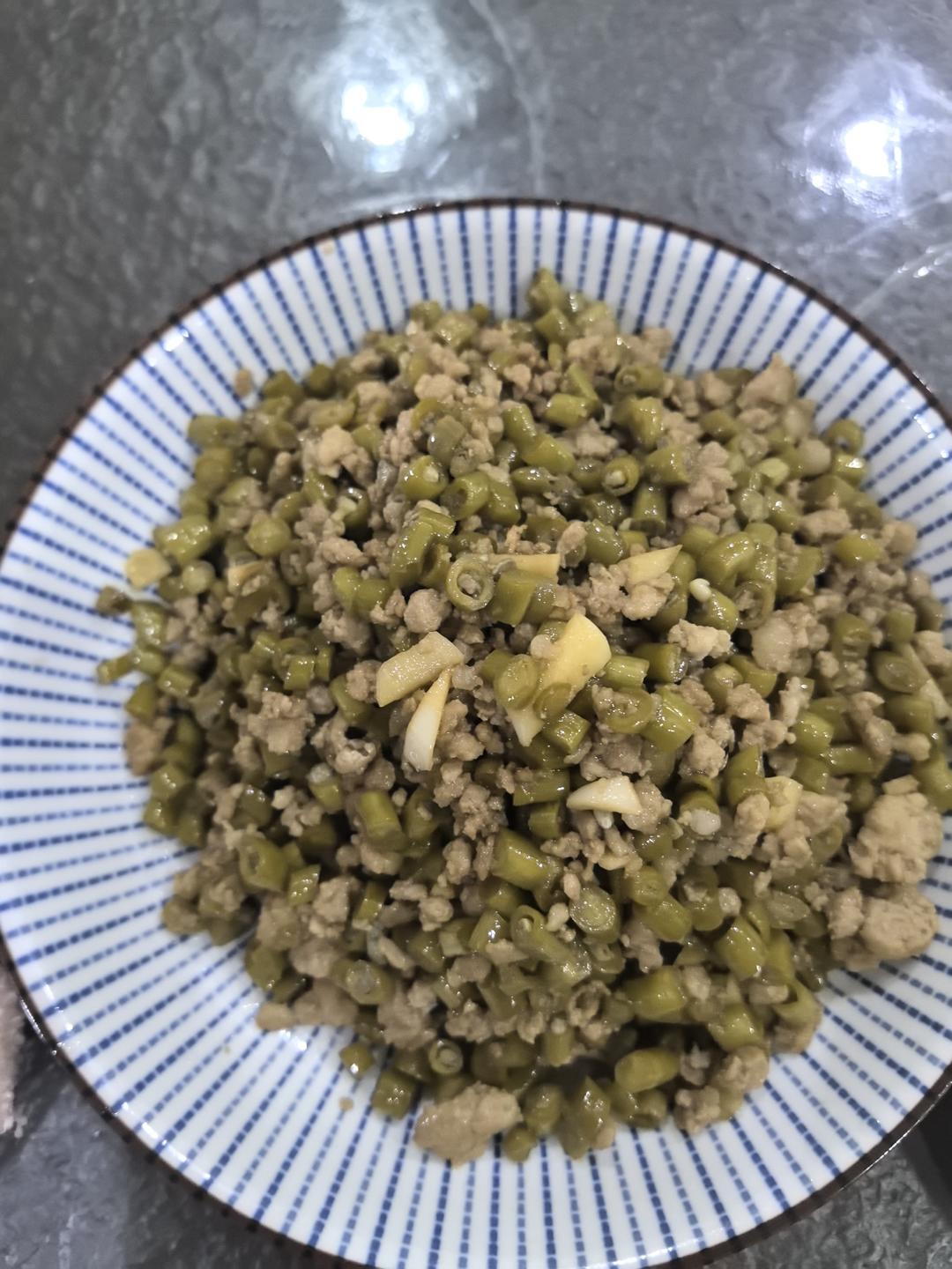 简单又下饭的酸豆角炒肉末