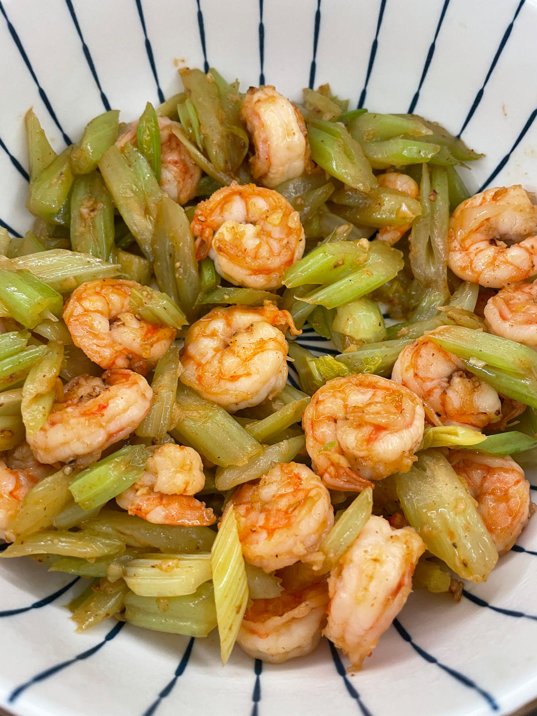 超级嫩的西芹吃法（西芹虾仁），小朋友也可以吃很多