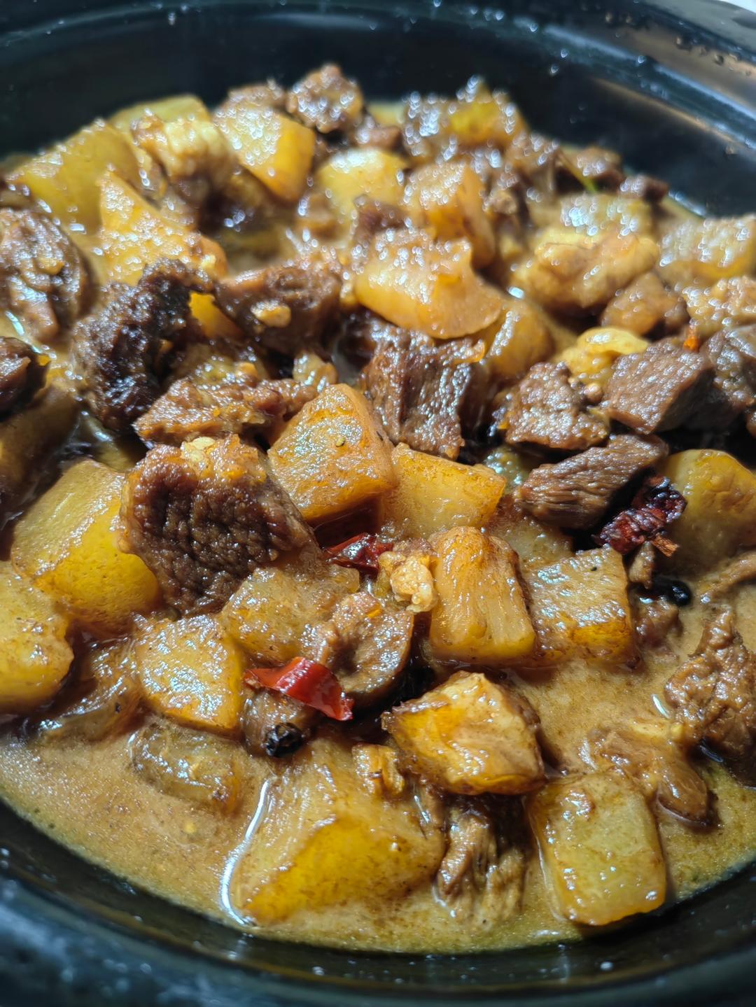 萝卜焖牛腩 （好吃得可以摆摊了）