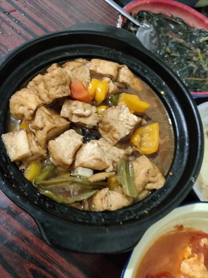 砂锅油豆腐鸡翅煲