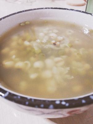 绿豆薏米汤的做法 步骤6