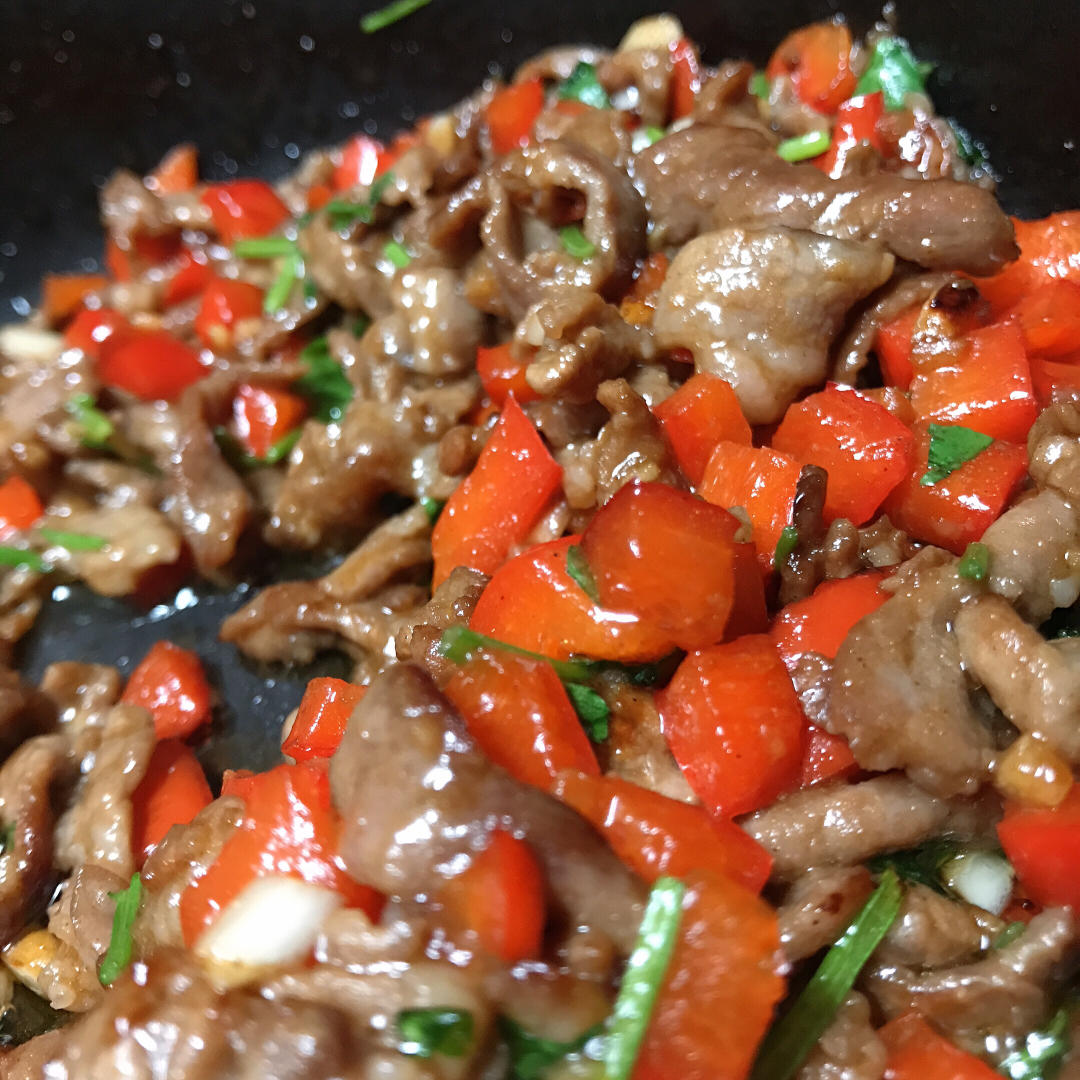 厨师长教你：“碎炒牛肉”的家常做法，开胃又下饭，先收藏起来
