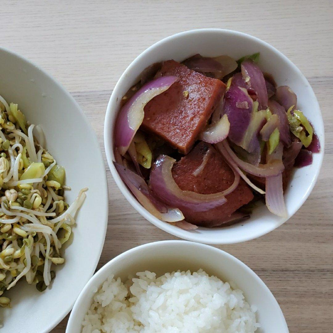 幸福感飙升的炒午餐肉