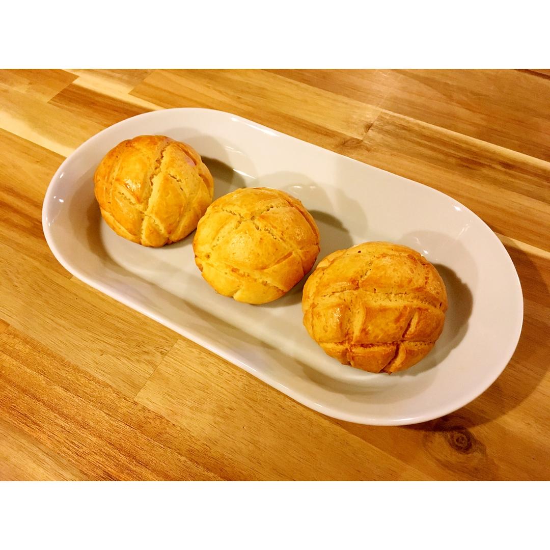 我要开花乐悠悠做的椰蓉酥皮菠萝包