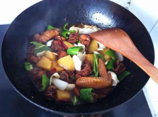 新疆沙湾大盘鸡