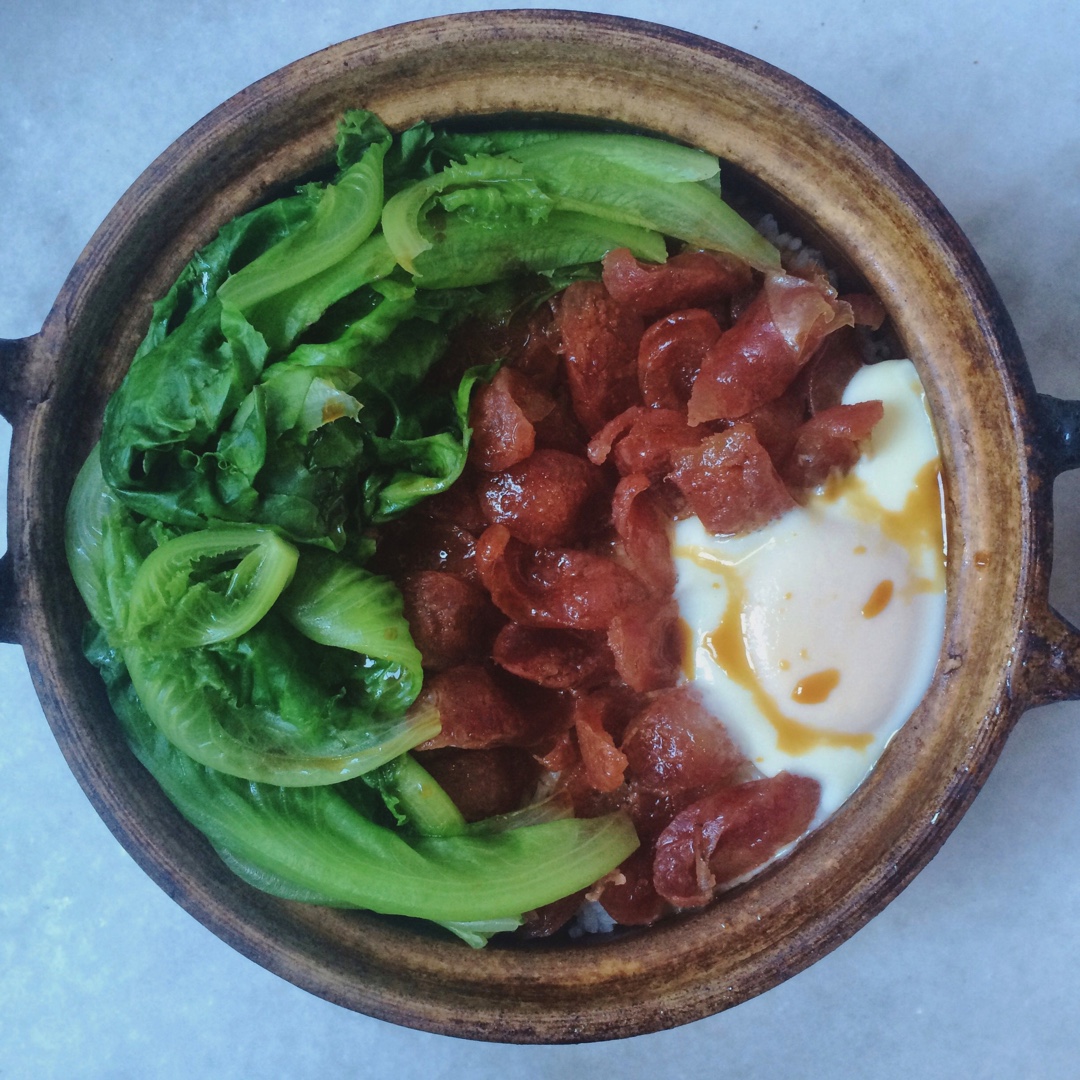 广式腊味煲仔饭