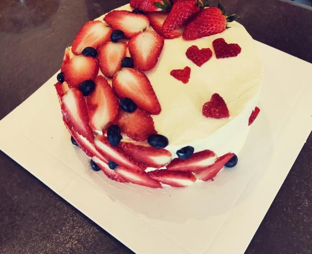 超级简单美腻的生日蛋糕，情人节蛋糕。解决各种抹面困难！的做法