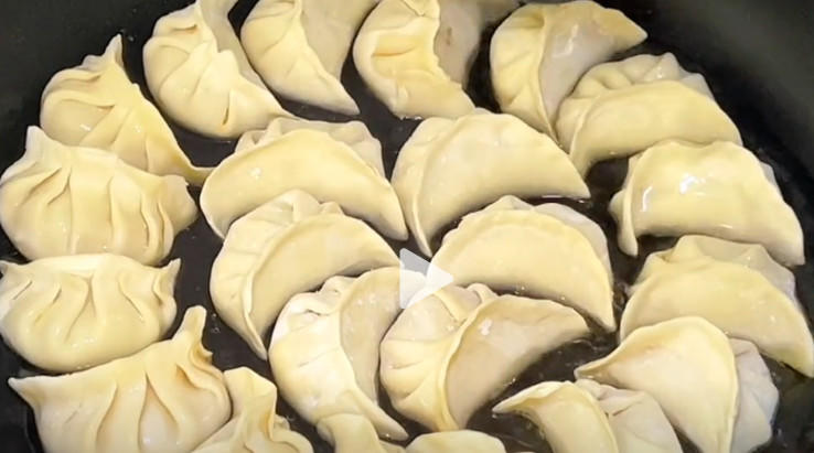 煎饺子