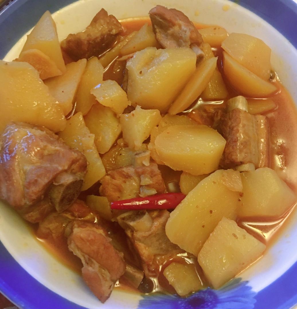 土豆胡萝卜烧排骨