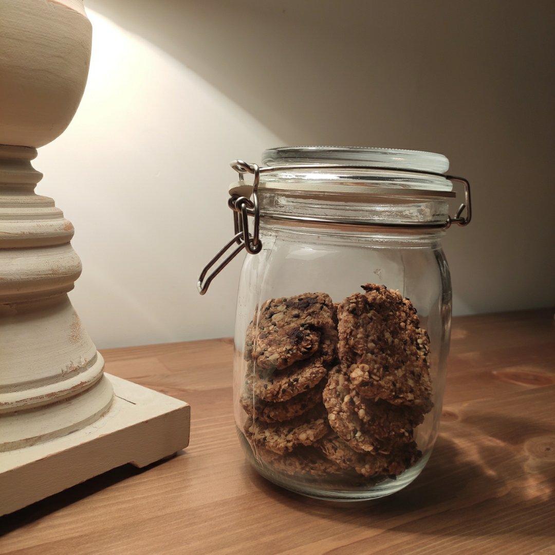 素食:有机燕麦芝麻大饼干