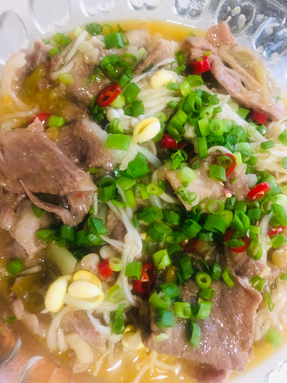 酸汤金针菇肥牛卷