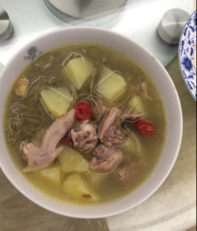 鸡肉炖土豆
