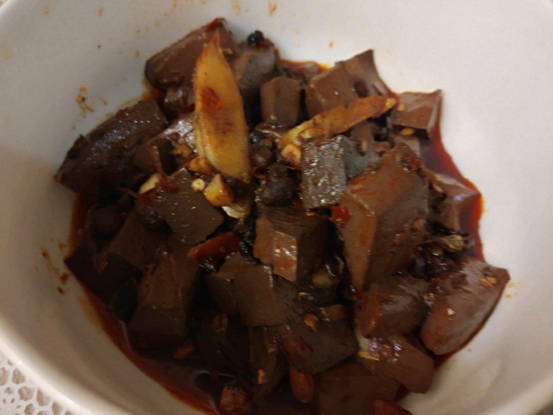爆炒麻辣鸡血