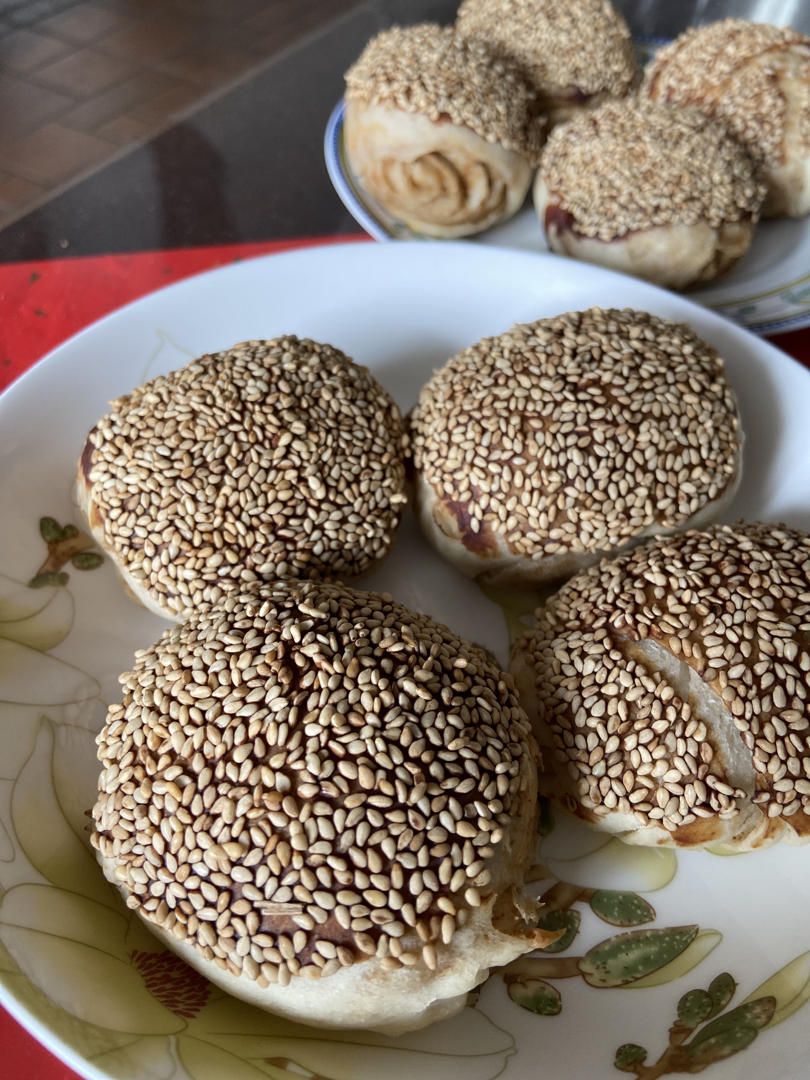 抻出来的千层麻酱烧饼   这么做层次丰富   复刻还原老北京芝麻酱烧饼  附手法视频