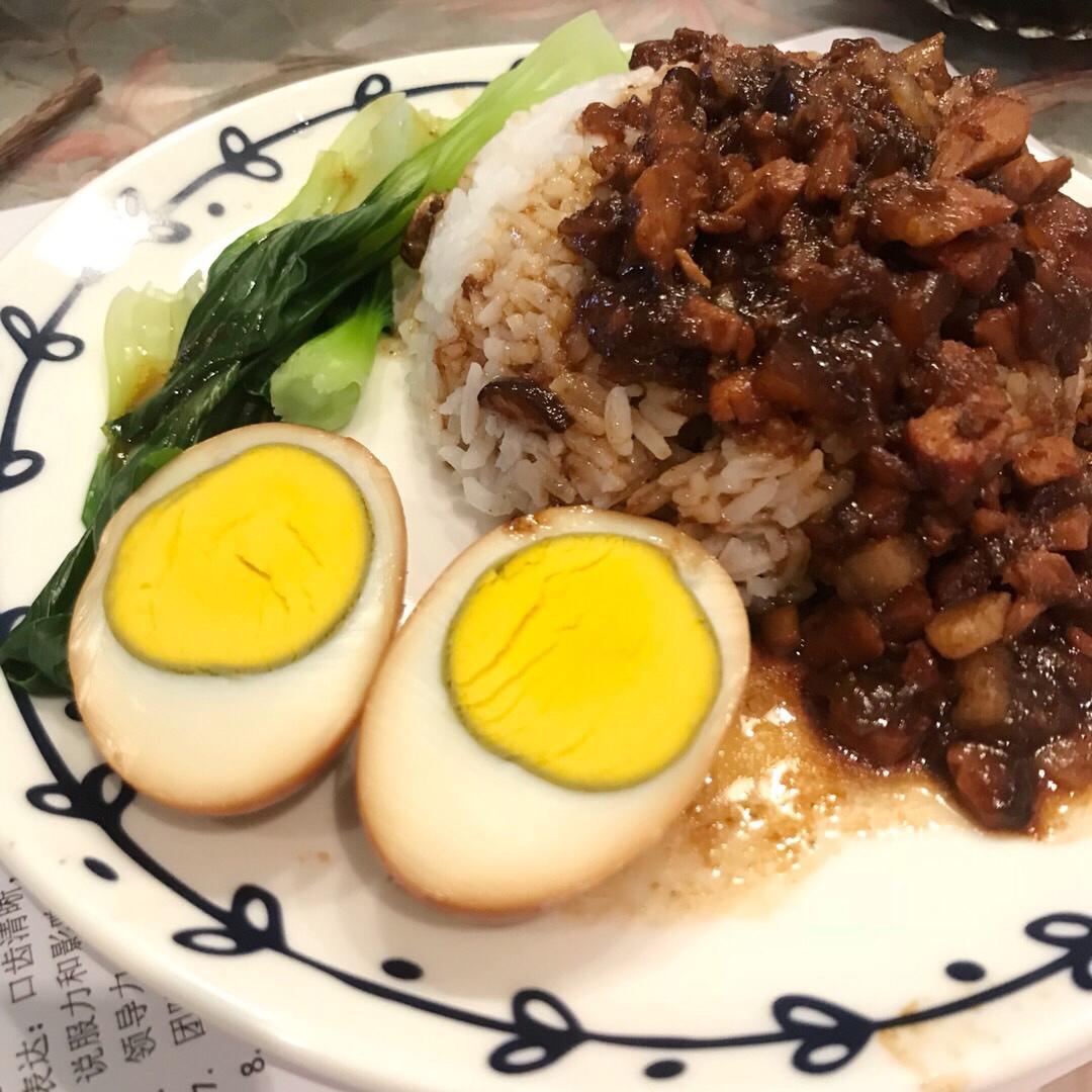 洋葱酥卤肉饭