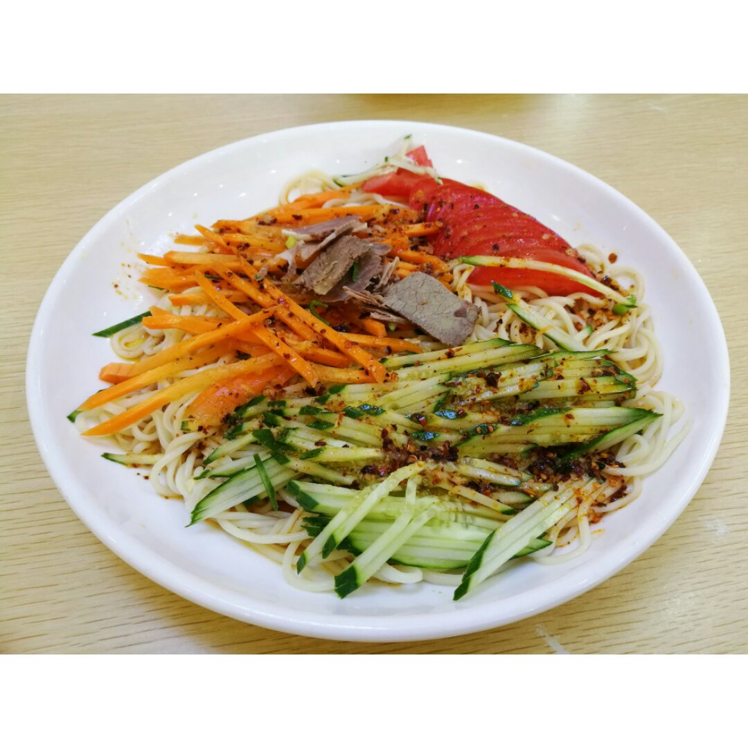 萌萌哒萌萌萌做的牛肉凉拌面
