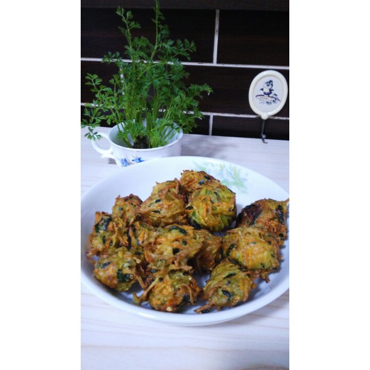 胡萝卜香菜素丸子