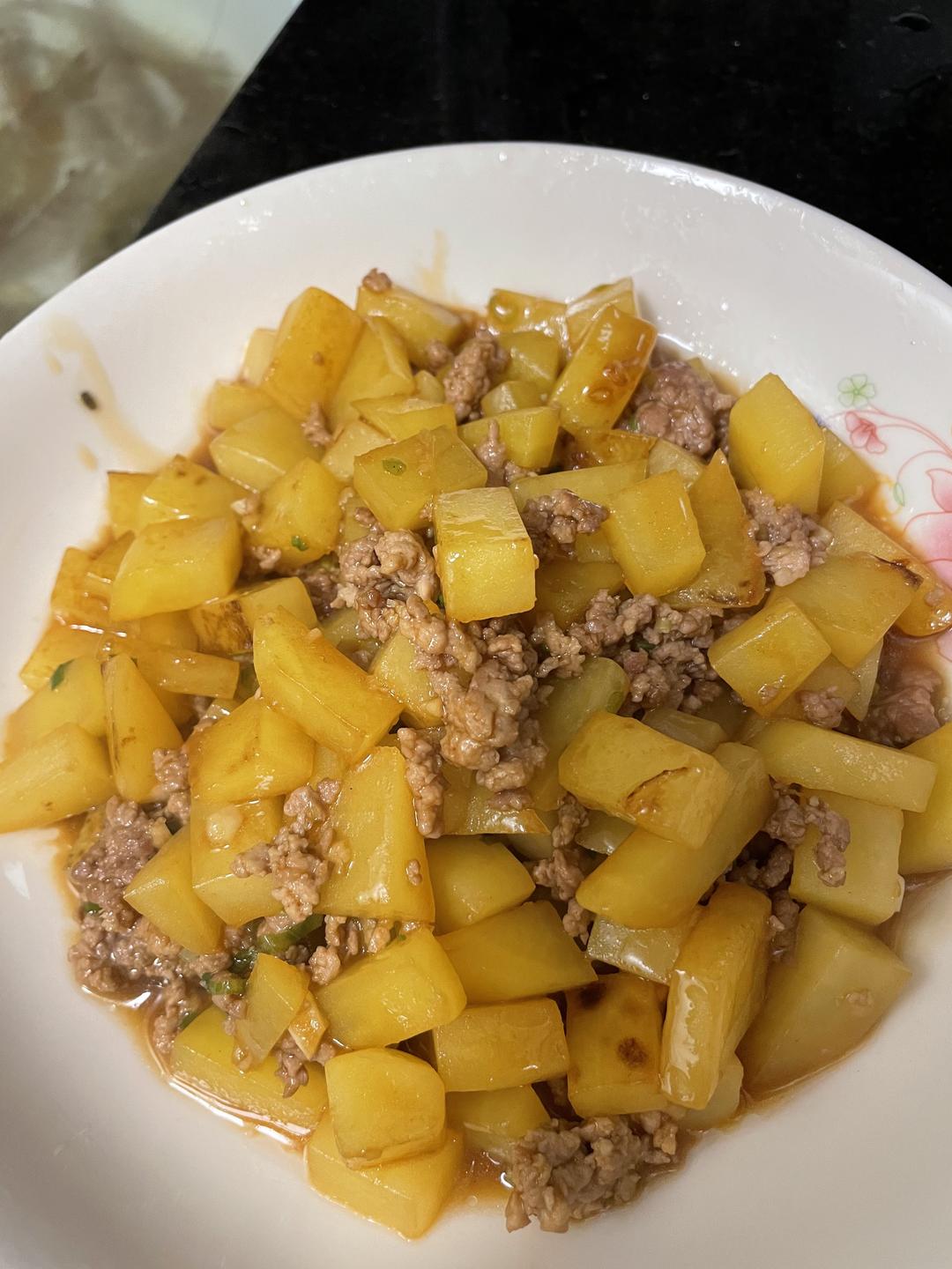 超级下饭的肉沫炒土豆！
