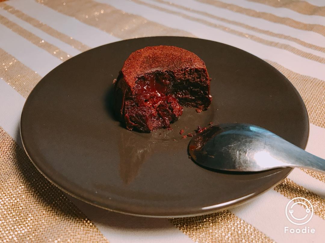 怎么烤都会爆浆的甘纳许熔岩蛋糕