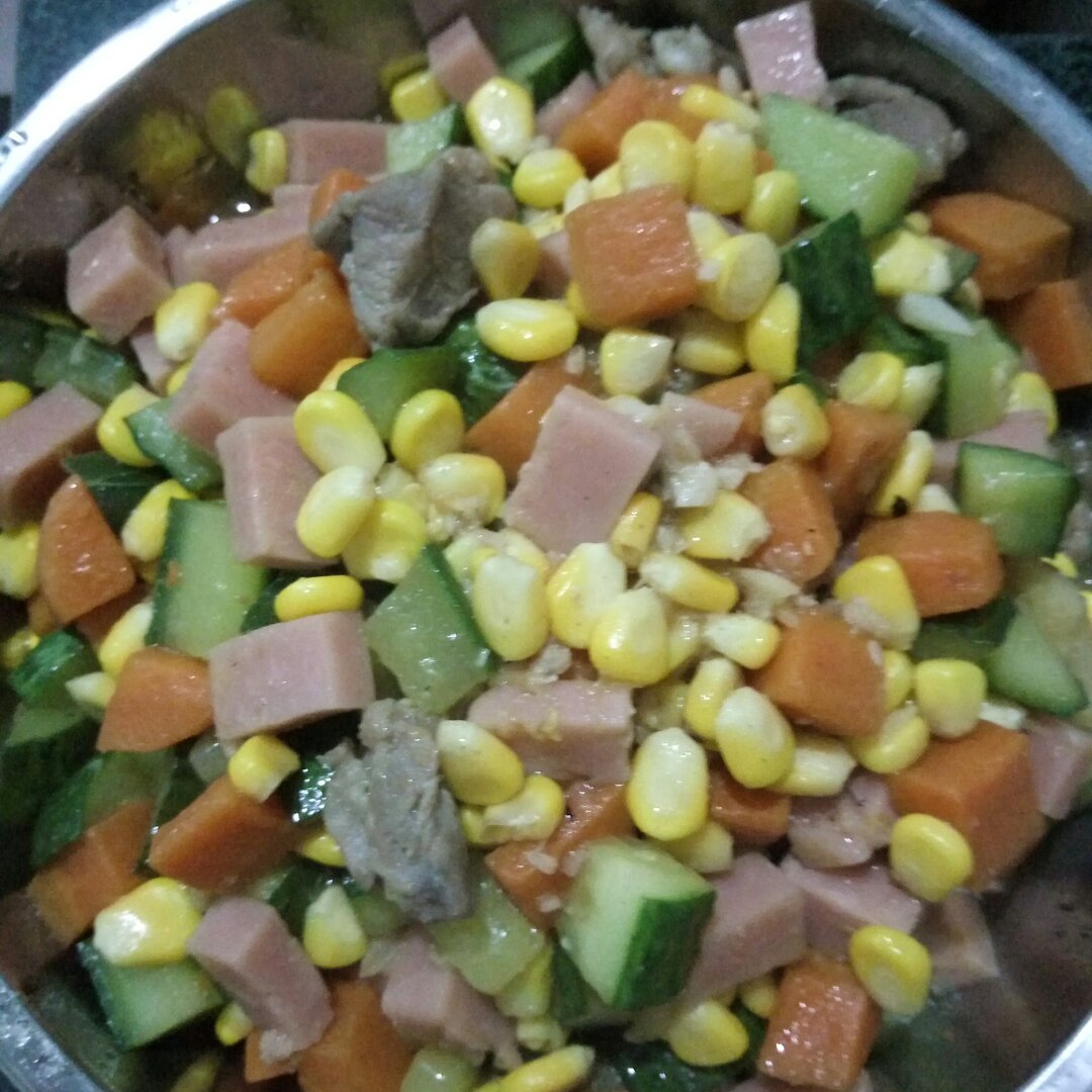 胡萝卜玉米炒黄瓜