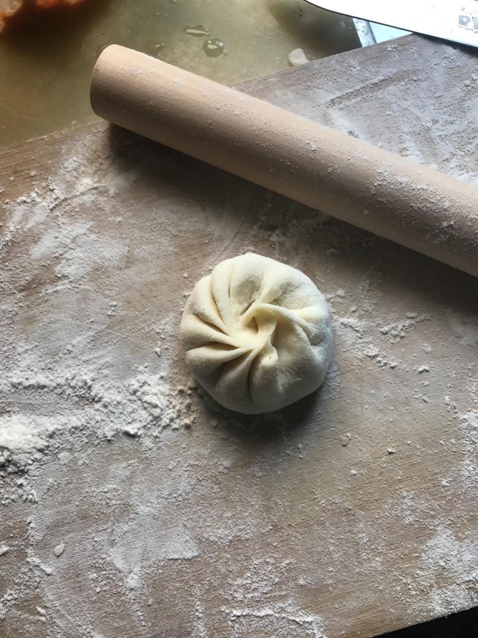 酱肉圆葱包子