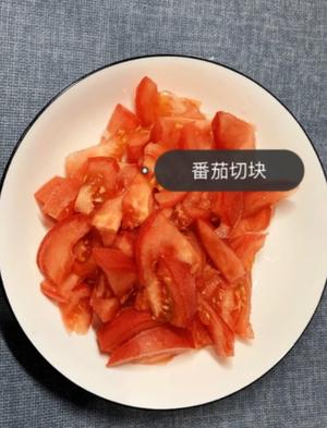 大头菜炒西红柿的做法 步骤2