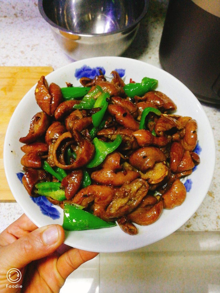 好吃到爆火爆肥肠