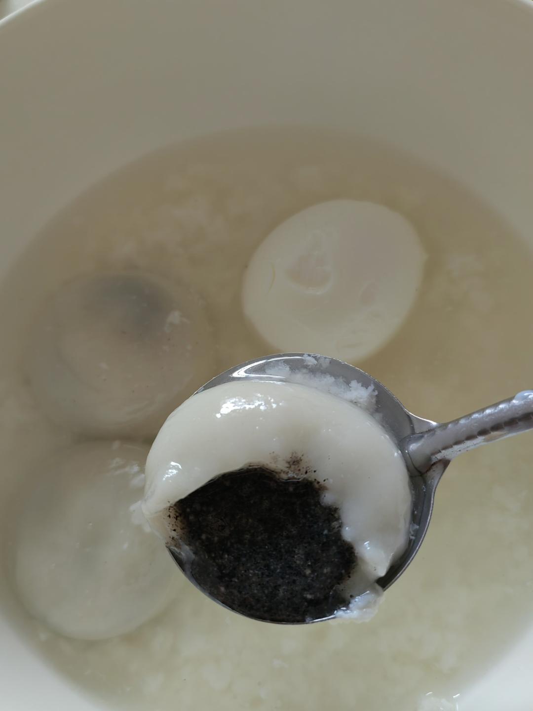 家传黑芝麻汤圆馅心
（黑洋酥）