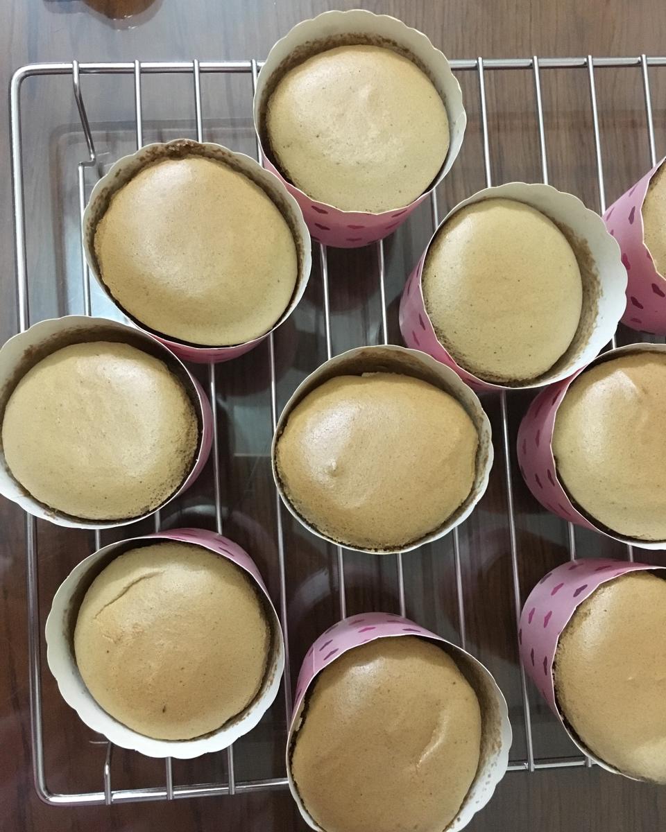 不塌陷不回缩不凹底的炼乳纸杯蛋糕
