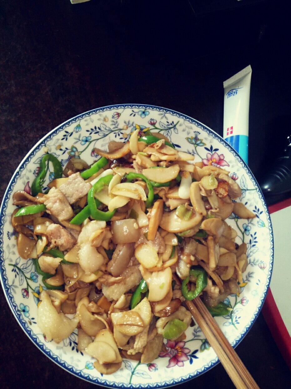 杏鲍菇炒肉