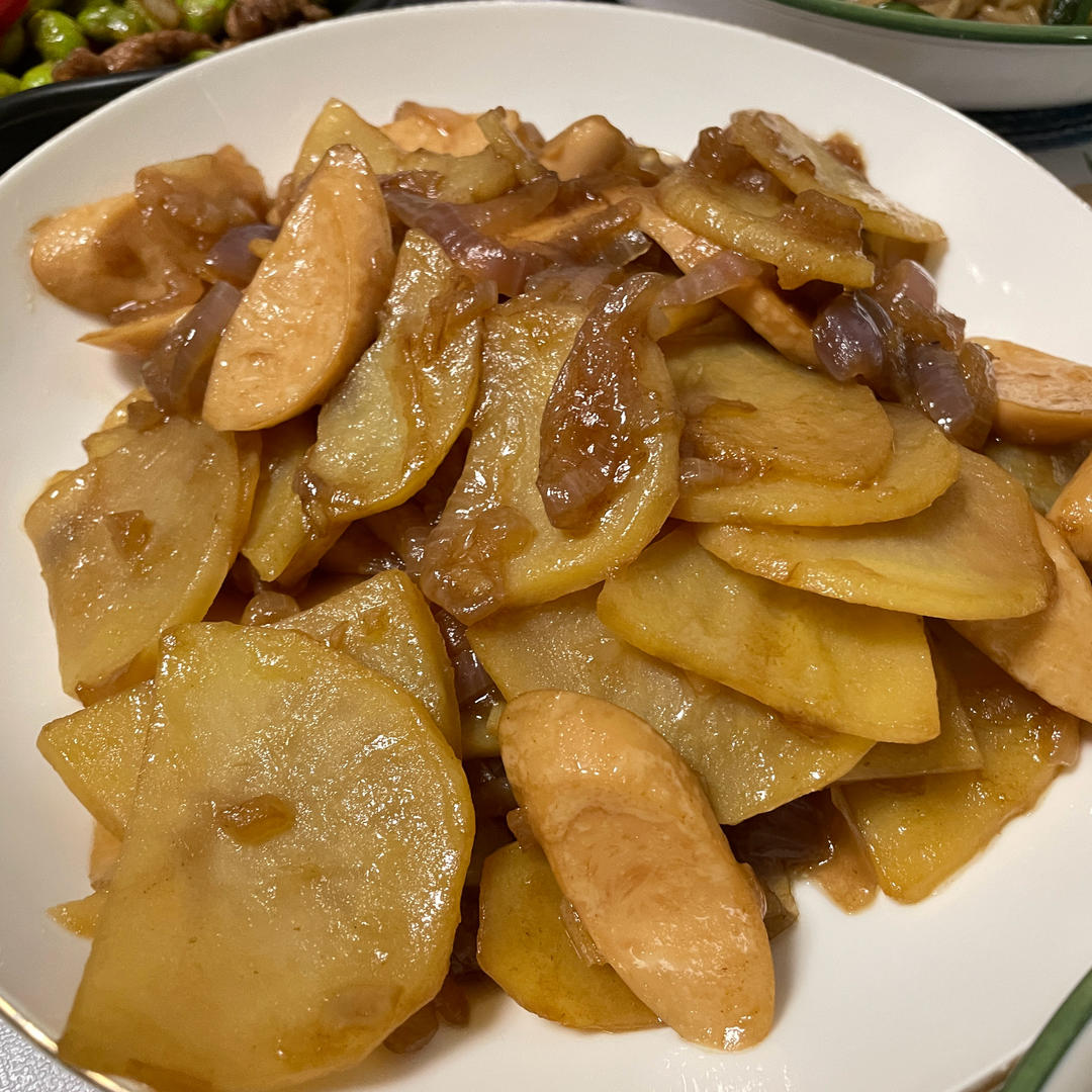 大蒜炒胡萝卜（简单快手）