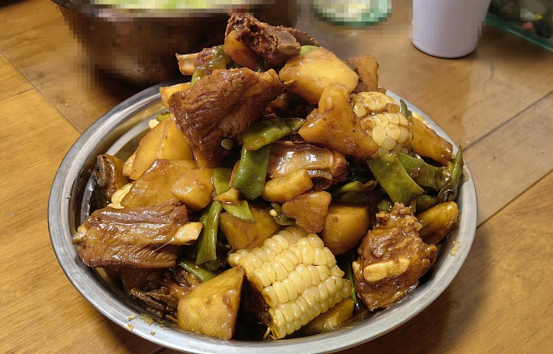 经典东北大丰收之排骨炖豆角玉米🌽南瓜🎃一锅出