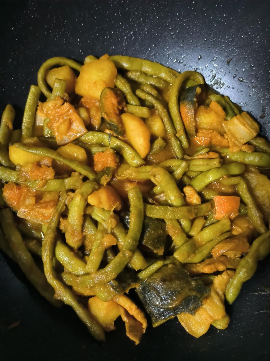 不吃两碗饭你找我！东北做法 酱炖芸豆土豆五花肉