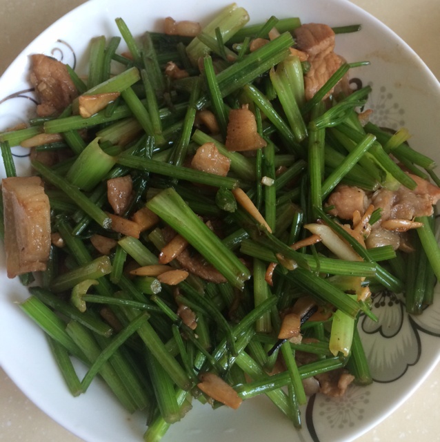 芹菜炒肉
