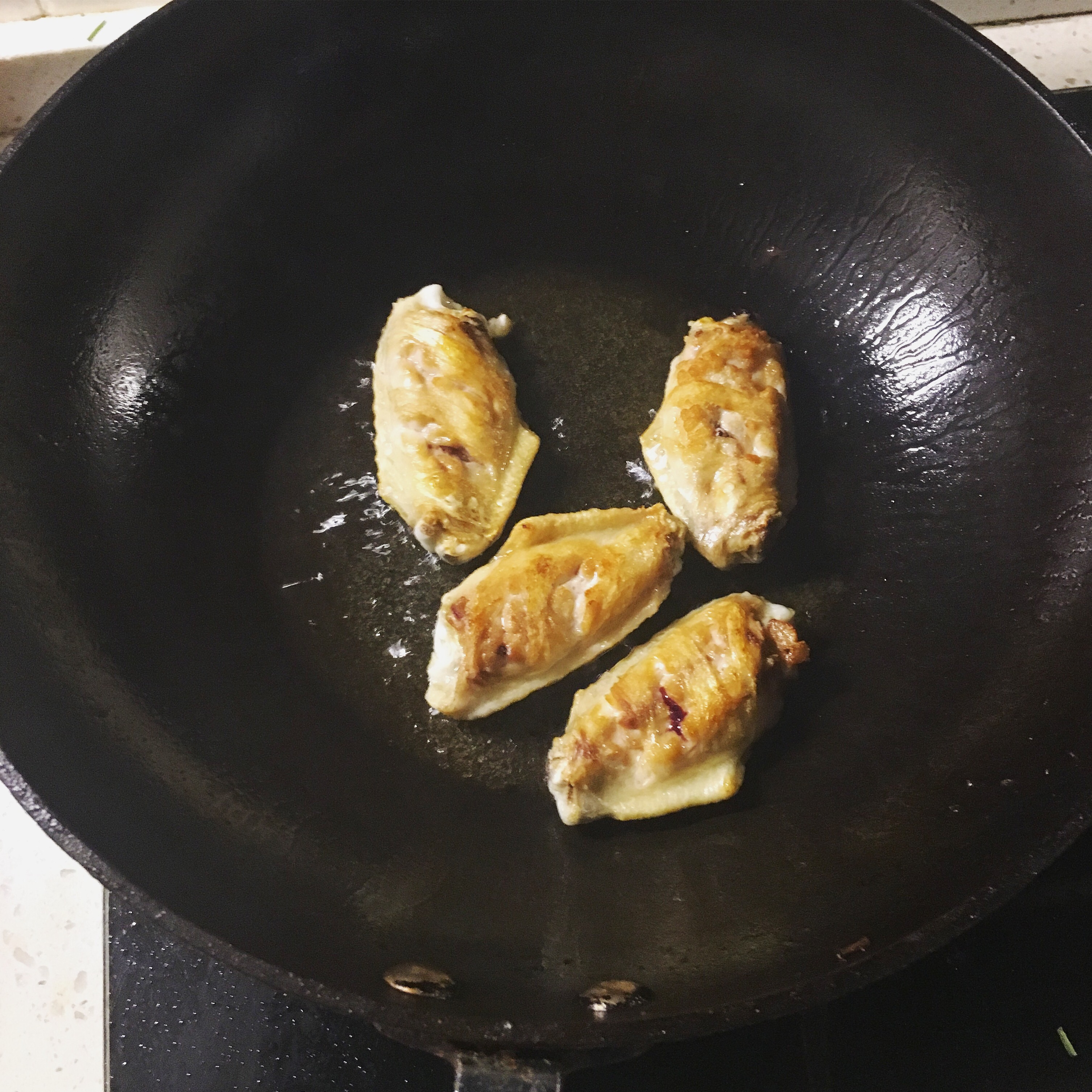 简单美味的土豆咖喱鸡翅的做法 步骤5