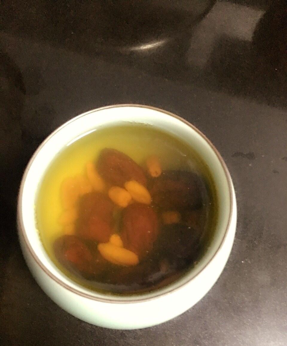 【小森妈妈菜谱】滋补养颜枣杞翅头瘦肉汤