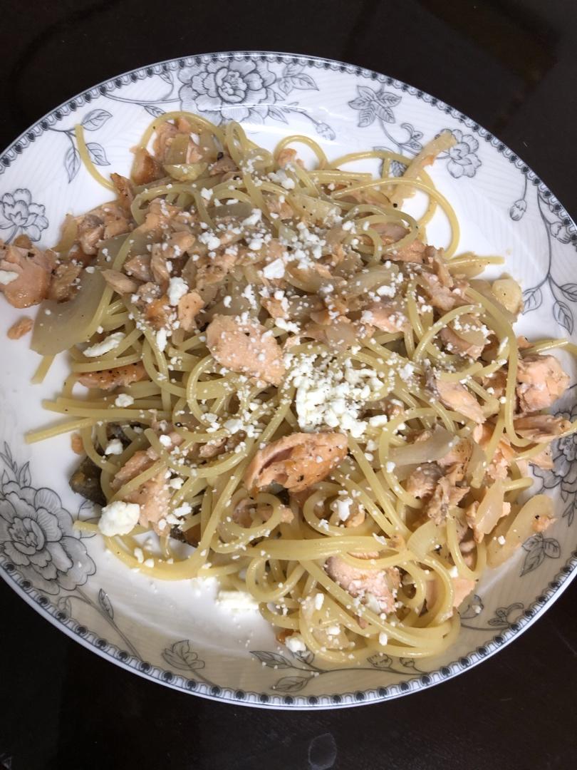 白葡萄酒海鲜意面（Seafood Pasta with White Wine）