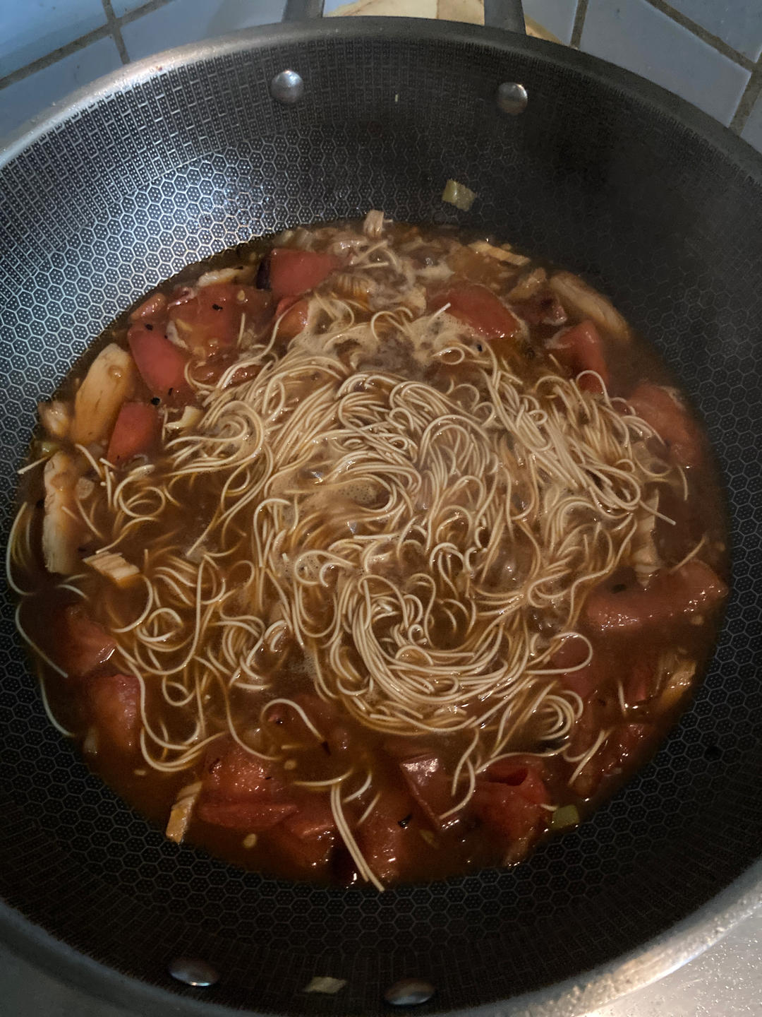 好吃到汤汁不剩～浓郁的番茄荷包蛋焖面